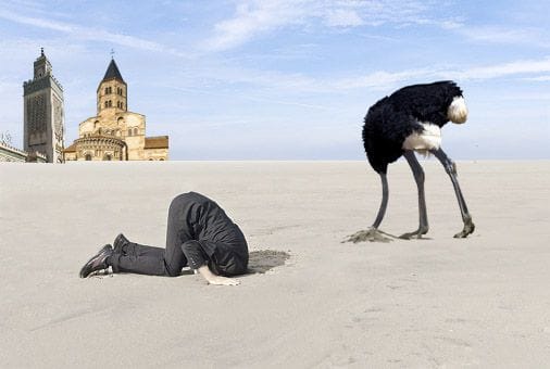 Face à l’intégrisme, doit-on garder la tête dans le sable ?
